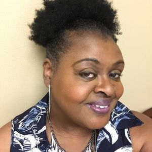 Meet your Posher, Carolyn